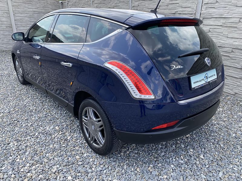 Lancia Delta 2.0JTD 165PS SPORT NAVI SERVIS - fotka 4 z 169