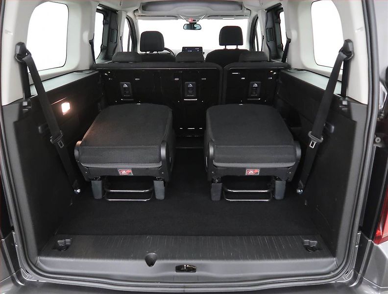 Opel Combo (2021) Maxi Edition 1.2 Turbo, 7Míst - fotka 14 z 24