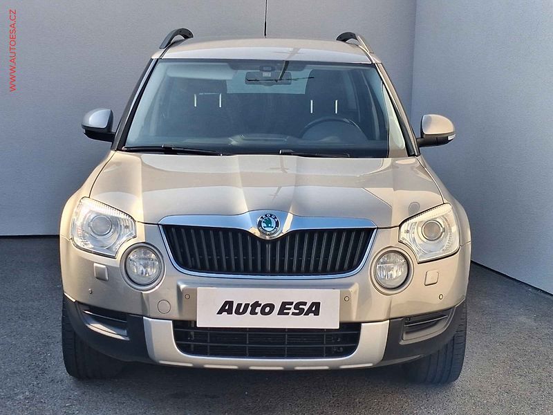 Škoda Yeti (2012) 2.0 TDi 4x4, DSG, xenon, navi - fotka 2 z 18