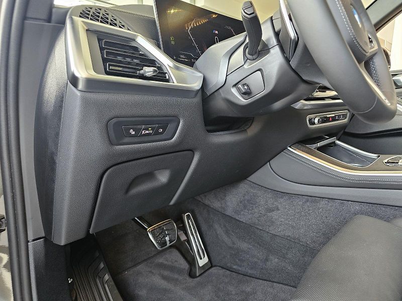 BMW X5 xDrive40d - fotka 13 z 36