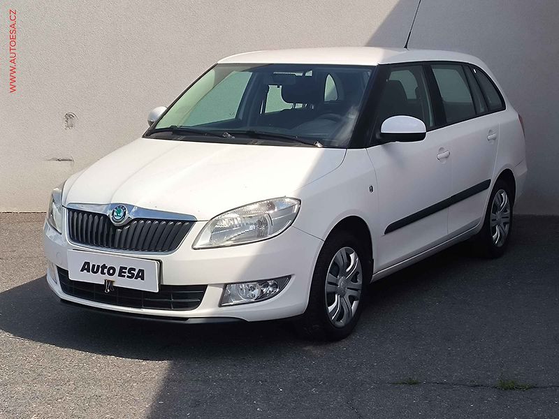 Škoda Fabia (2011) 1.6 TDI, ČR, Klima - fotka 3 z 15