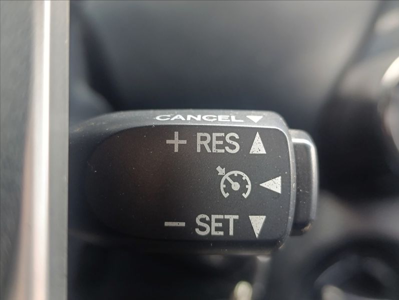 Toyota Hilux 2,4 D-4D Kamera Tažné 1maj. ČR - fotka 26 z 43