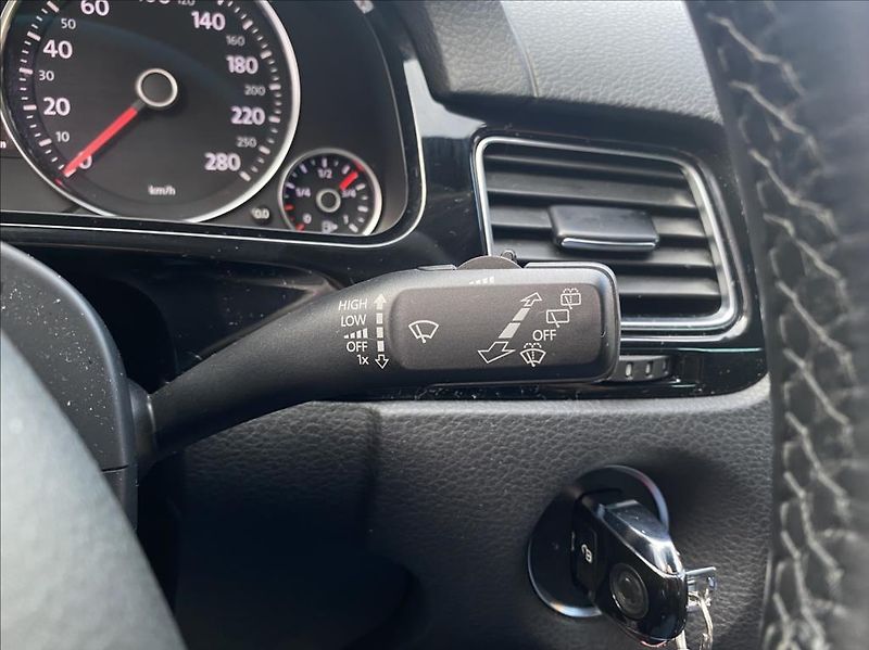 Volkswagen Touareg 3,0 TDI V6 4motion / záruka - fotka 25 z 47