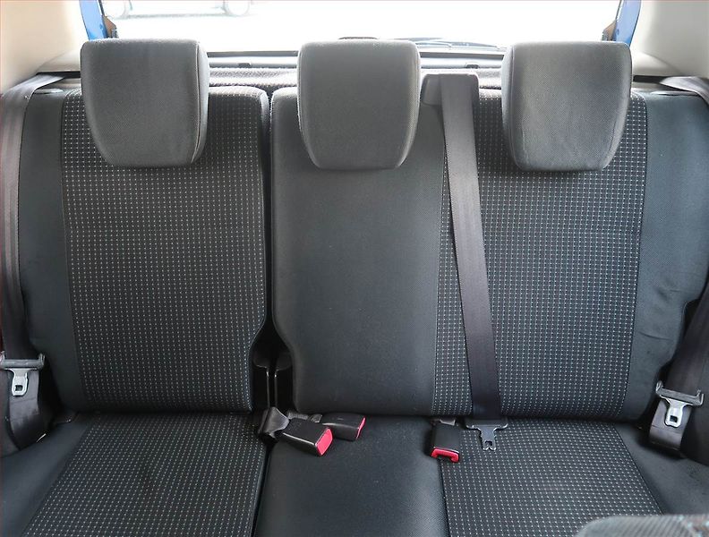 Suzuki Swift (2007) 1.3 i, nová STK, Klima - fotka 10 z 16