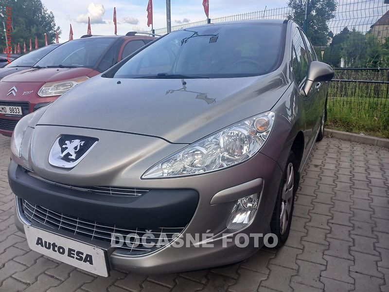 Peugeot 308 (2010) 1.6 hdi, ČR, autoAC, STK5/28 - fotka 1 z 3