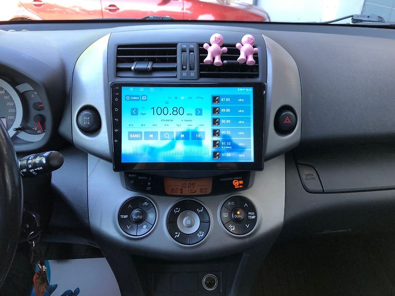 Toyota RAV4 (2007) 2.2 D-CAT, 4x4 - fotka 19 z 28