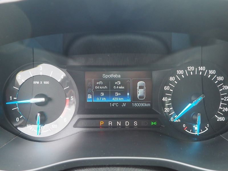 Ford Mondeo (2018) 2.0 TDCi, 110 kW - fotka 26 z 34