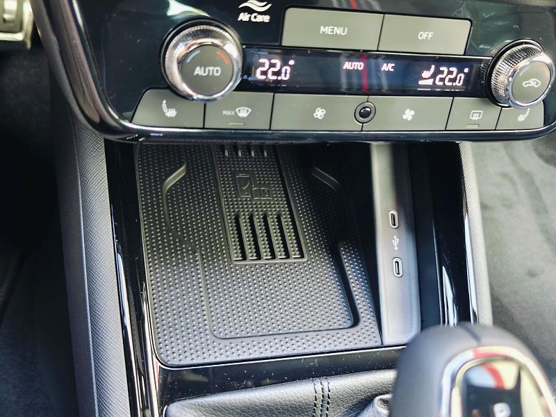 Škoda Scala (2024) 1,5 TSI 110 kW Monte Carlo DSG - fotka 36 z 44