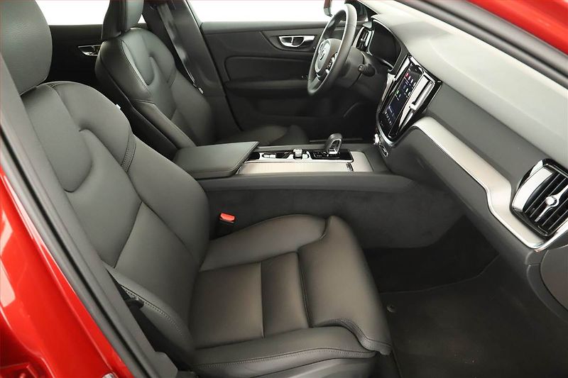 Volvo V60 (2024) B4 - fotka 7 z 17