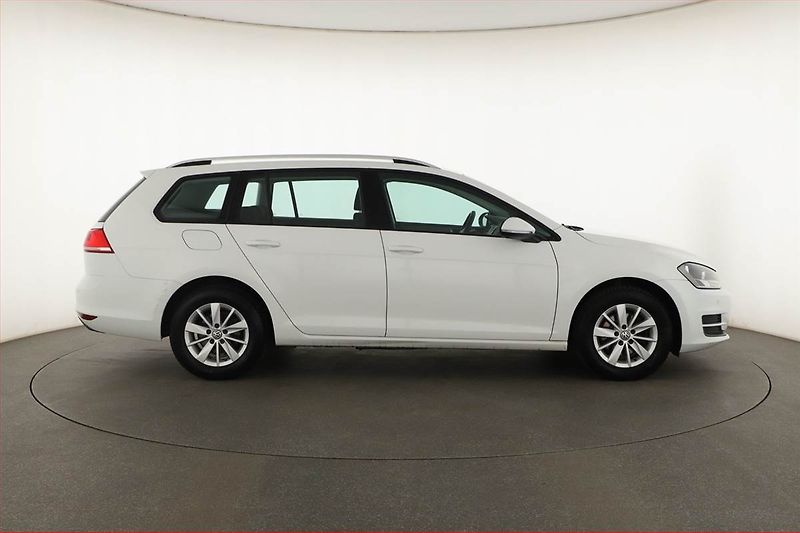 Volkswagen Golf (2016) 1.2 TSI, Tempomat - fotka 6 z 13
