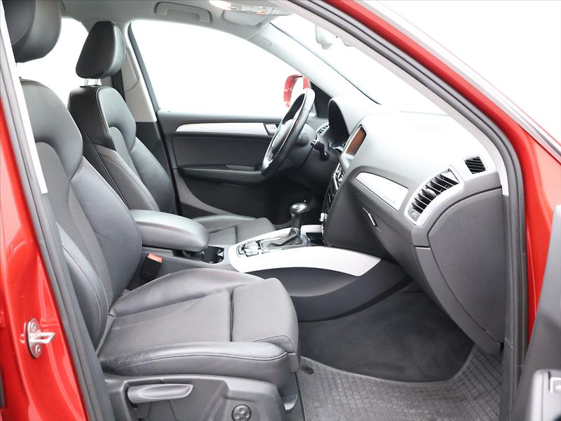 Audi Q5 2,0 TDI 140kW quattro S-Line - fotka 13 z 33