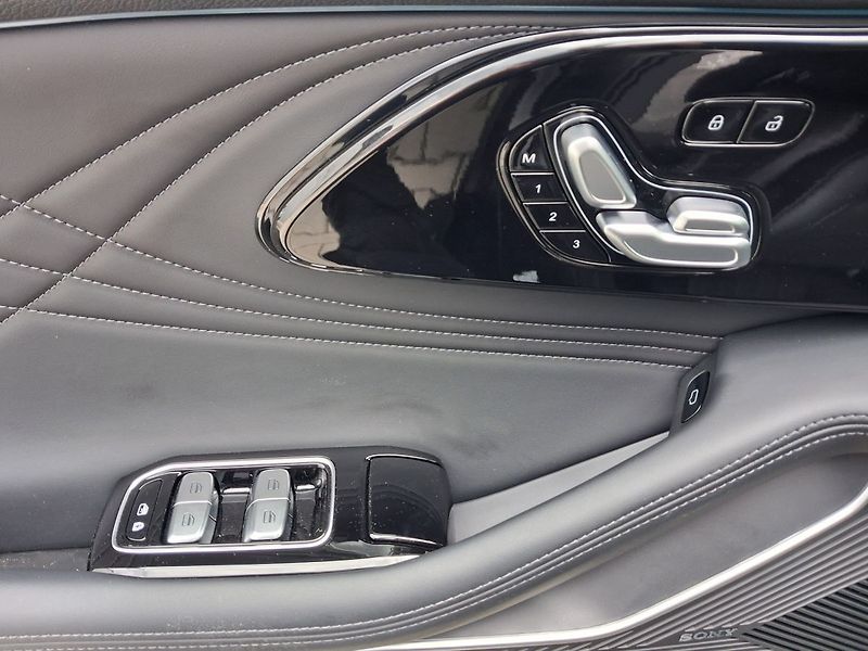 Omoda 9 (2026) Premium 1.5TGDI PHEV AWD - fotka 11 z 28