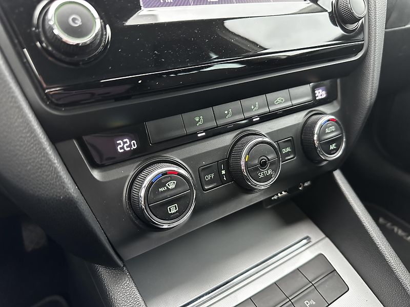 Škoda Octavia Combi 1.6 TDI Ambition - fotka 14 z 31