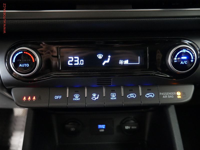 Hyundai Kona (2021) 1.0i, 1.maj,ČR, servis.kniha - fotka 16 z 22
