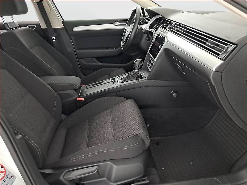 Volkswagen Passat (2017) Comfortline 2.0 TDI, Automat - fotka 9 z 19