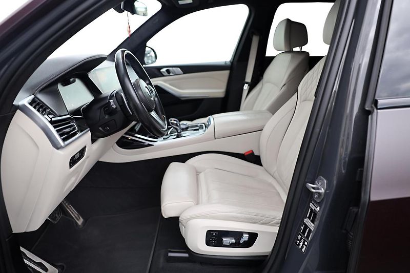 BMW X7 xDrive40i - fotka 6 z 15