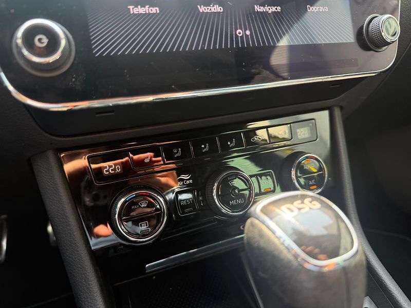 Škoda Superb Sportline 2,0 TSI 140 kw DSG - fotka 17 z 24