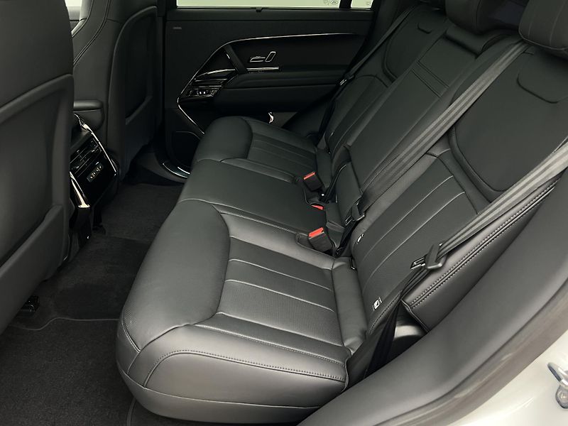 Land Rover Range Rover Sport D300 DYNAMIC SE AWD AUT  - fotka 6 z 53