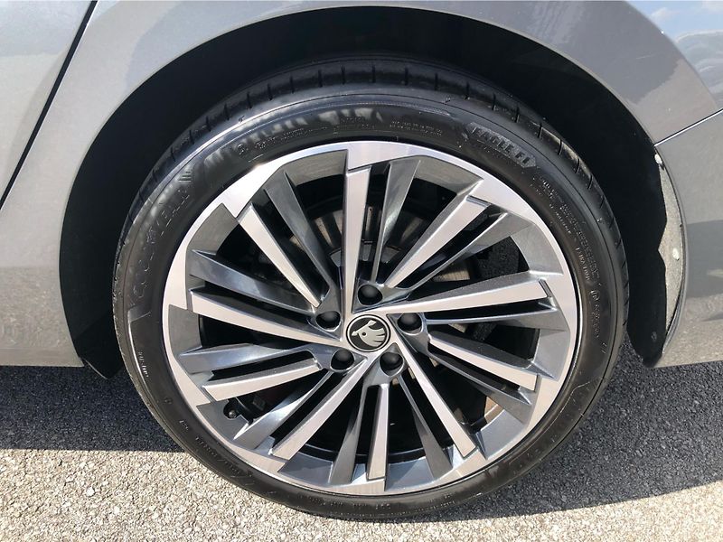 Škoda Superb combi L&K iV - fotka 14 z 30