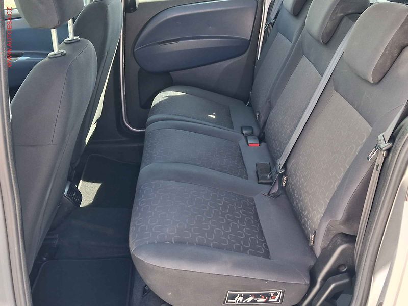 Fiat Dobló (2012) 1.3JTD, 2.maj,ČR - fotka 10 z 17