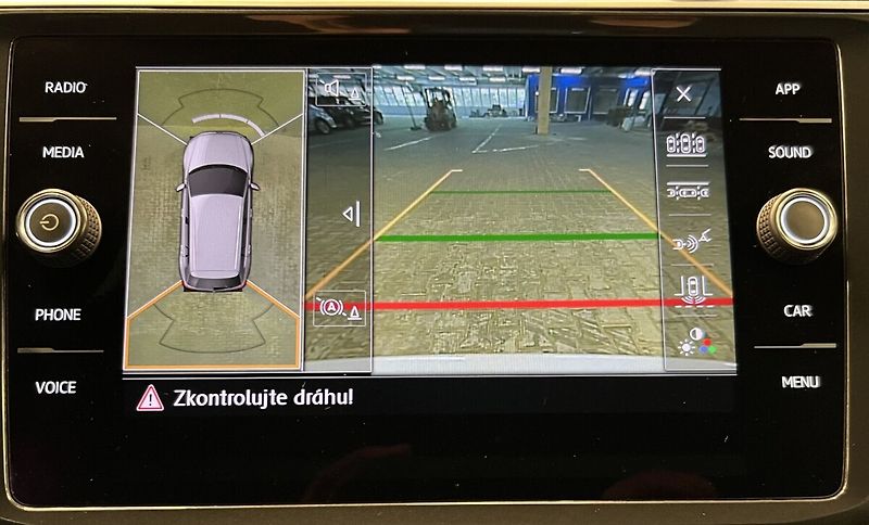 Volkswagen Tiguan BMT 4MOTION 110kW HIGHLINE - fotka 6 z 17