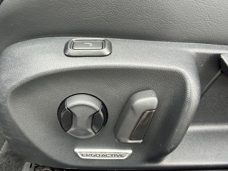 Volkswagen Passat (2024) 2.0 TDI 110 kW R-LINE - fotka 7 z 35