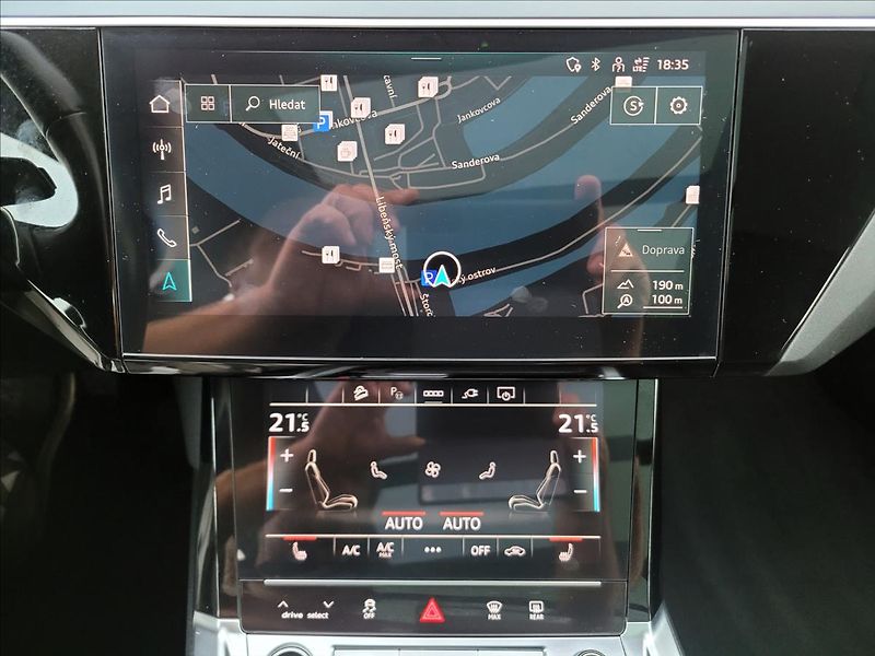 Audi e-tron 0,0 55,95KWH,4x4,SOH 90,6% - fotka 26 z 50