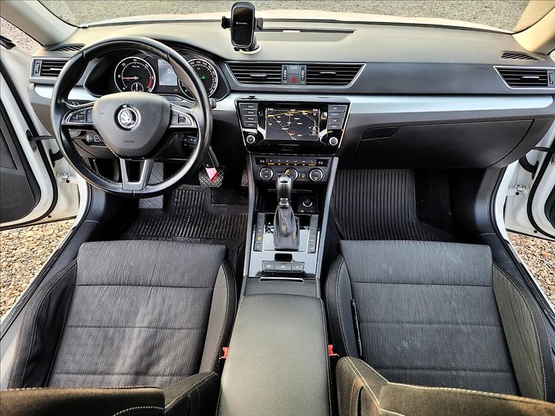 Škoda Superb 2,0 TDI,140kw,DSG,Panorama - fotka 19 z 50