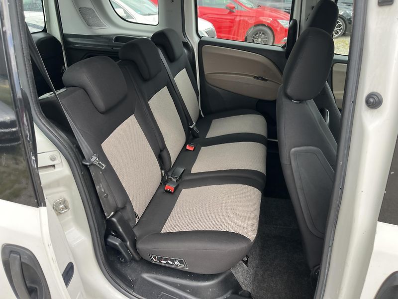 Opel Combo (2013) 1.4i 16v 70kw Klima - fotka 15 z 19