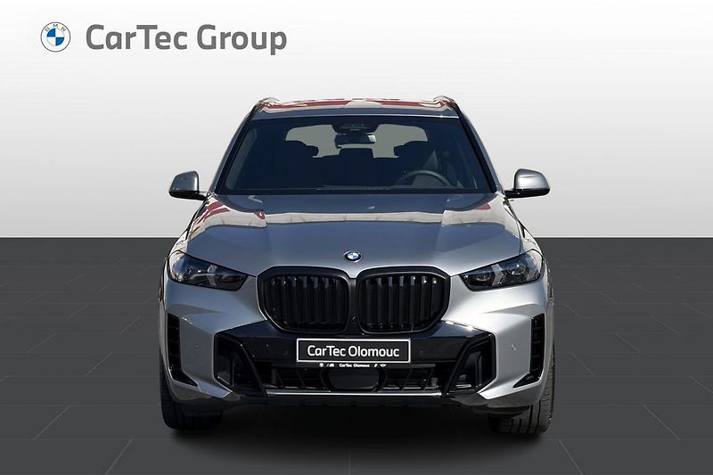 BMW X5 xDrive30d - fotka 2 z 9