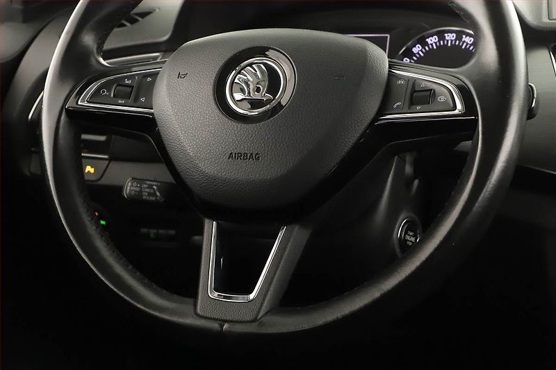 Škoda Fabia (2017) 1.0 TSI, Navi, Tempomat - fotka 16 z 18