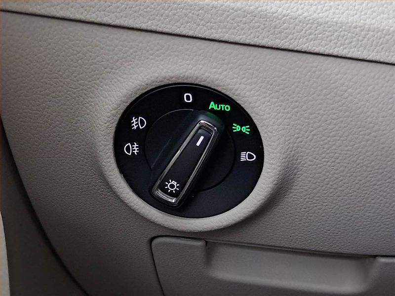 Škoda Superb (2016) 2.0 TDI, Automat, Kůže, Navi - fotka 23 z 26