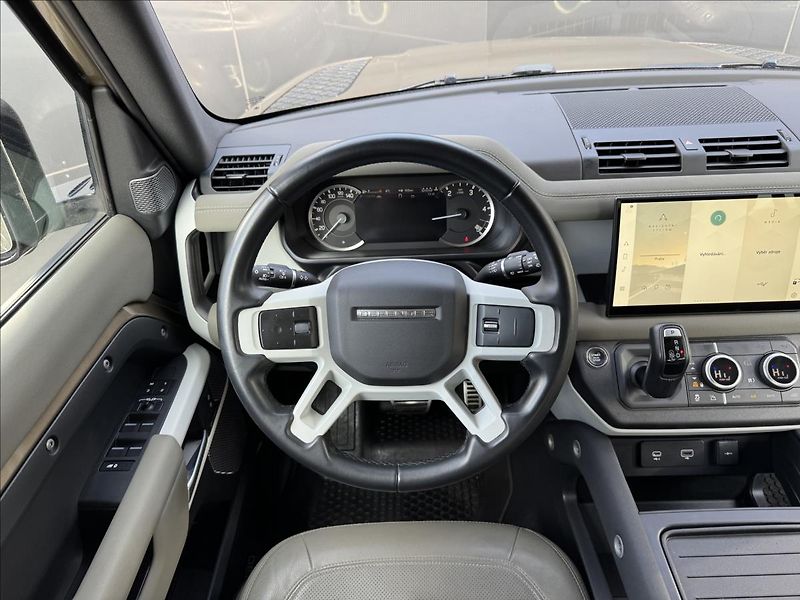 Land Rover Defender 3,0 110 D250 XS EDITION ČR DPH - fotka 15 z 32