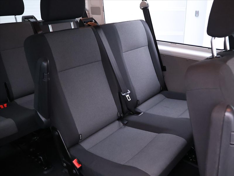 Volkswagen Transporter 2,0 TDI 9-Míst Long 1.Maj DPH - fotka 13 z 27
