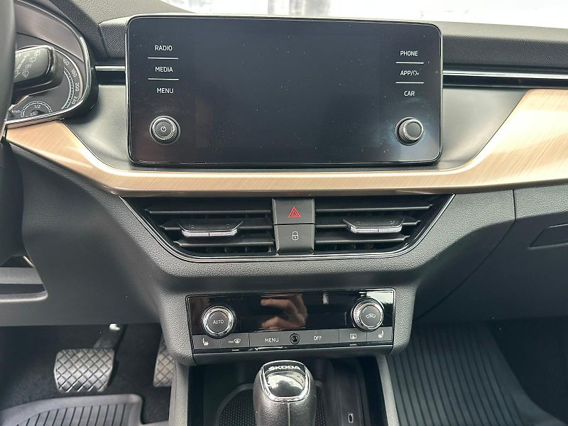 Škoda Kamiq (2020) 1.5TSi, 110KW,VYHŘ.SED.KEYLESS - fotka 12 z 21