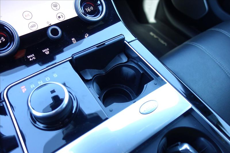 Land Rover Range Rover Velar 3,0 d,SERVIS.KN.,RDYNAMIC,AWD. - fotka 39 z 49