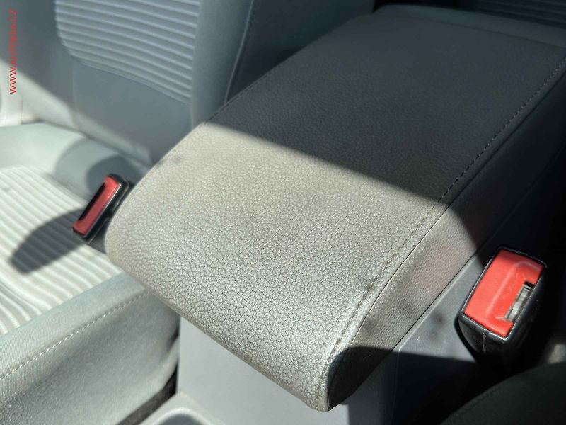 Seat Alhambra (2014) 2.0TDi, DSG, navi, bixen - fotka 18 z 19