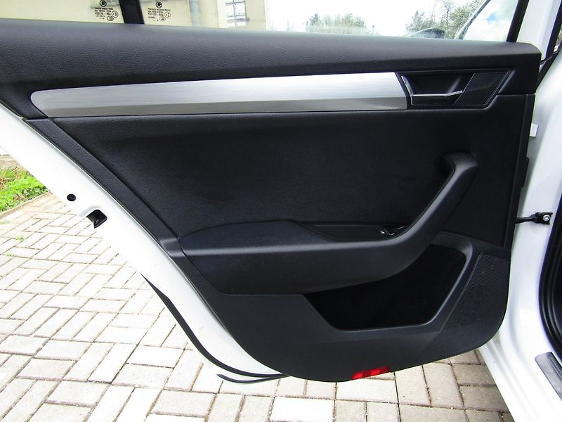 Škoda Superb (2016) 1.6 TDI 88kW - fotka 22 z 38