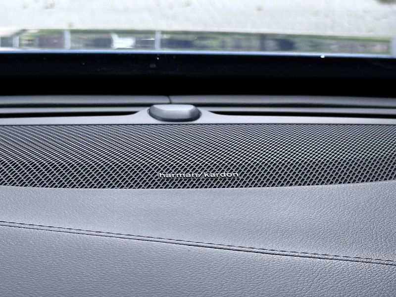 Volvo XC90 D5 AWD R-DESIGN PRO // VZDUCH  - fotka 53 z 60