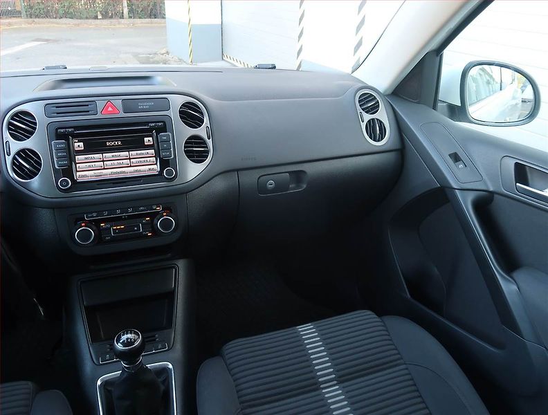 Volkswagen Tiguan (2010) 2.0 TDI, 4X4, ČR,1.maj - fotka 8 z 21