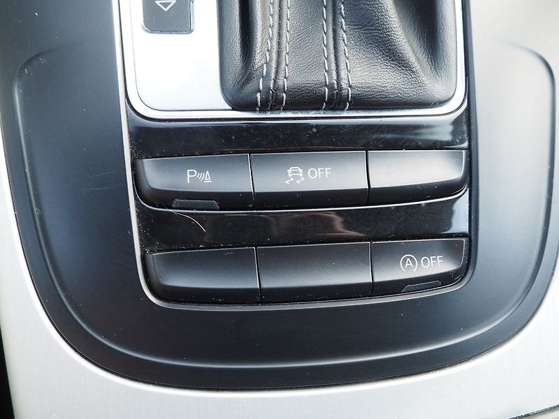 Audi A4 (2013) 2.0 TDI, 4x4, AT, S-Line - fotka 35 z 39