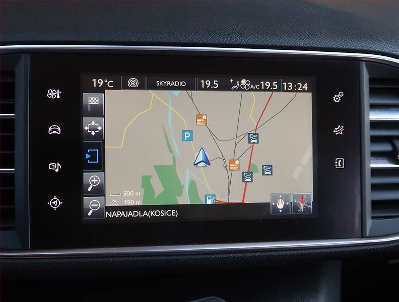 Peugeot 308 (2014) 1.6 e-HDi, Navi, Tempomat - fotka 13 z 18