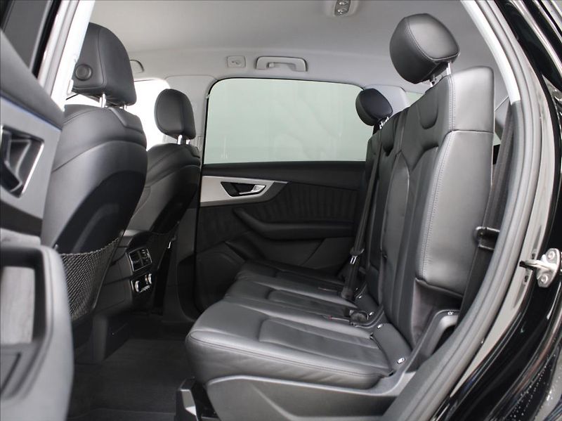 Audi Q7 3,0 TDi 200kW S-line MATRIX - fotka 7 z 24