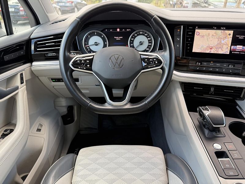 Volkswagen Touareg V6 4M 3,0 TDi 210 kW Elegance - fotka 7 z 25