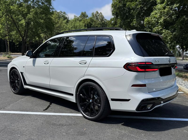 BMW X7 40d xDrive Msport PRO | max  - fotka 5 z 38