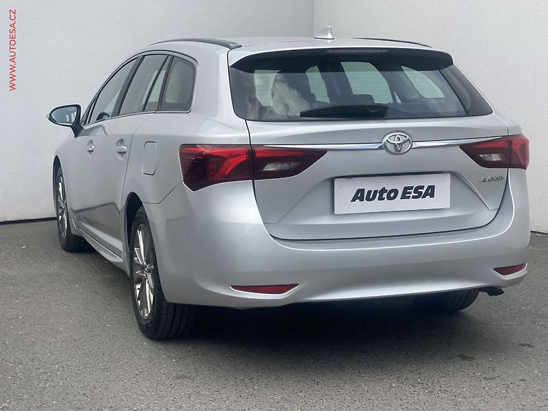 Toyota Avensis (2018) 2.0D-4D, ČR, Výhřev sed. - fotka 6 z 18