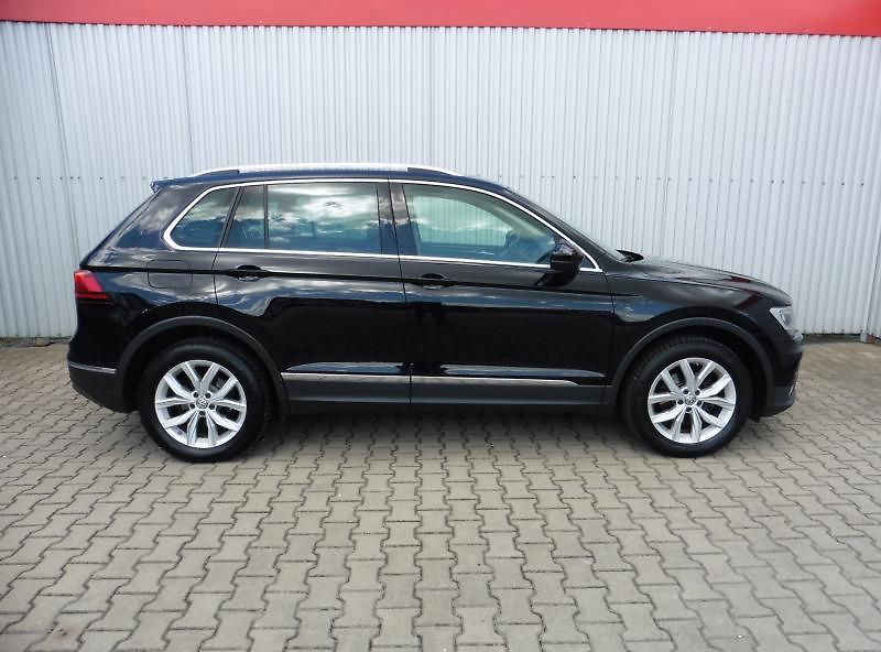 Volkswagen Tiguan 1.4 TSi Highline 4Motion Navi - fotka 6 z 16