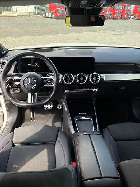 Mercedes-Benz GLB (2025) 200d 4MATIC - fotka 11 z 15