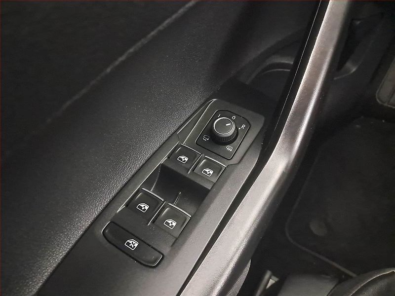 Volkswagen Taigo (2022) Style 1.0 TSI - fotka 16 z 17