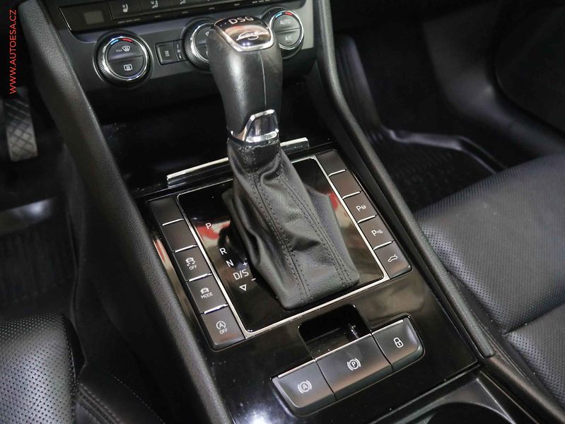 Škoda Superb (2016) 2.0 TDi 4x4, ČR, L&K, DSG - fotka 20 z 25